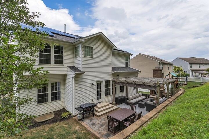 Property Photo:  118 Blue Heron Dr  PA 15090 