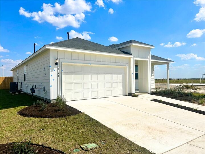 Property Photo: 105 Lindheimer Lane TX 78666