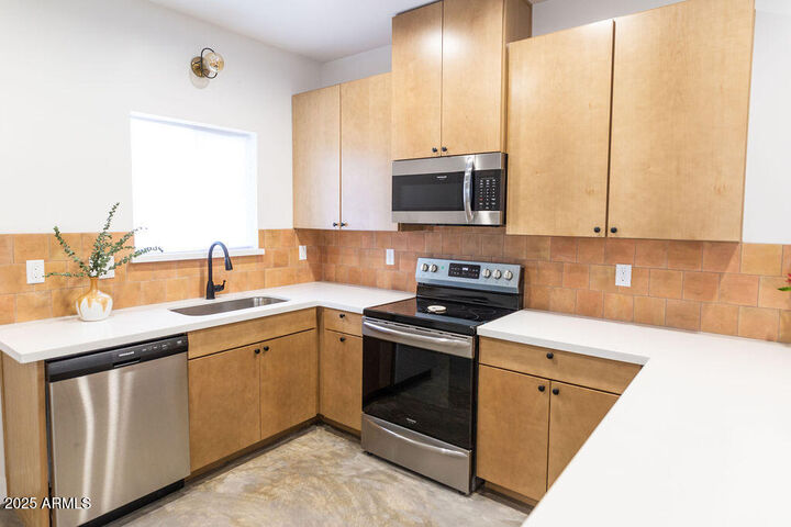 Property Photo:  2006 W Madison Street  AZ 85009 