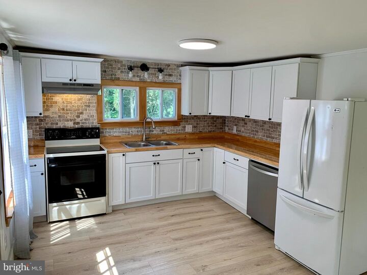 Property Photo: 483 Alleghenyville Road PA 19540
