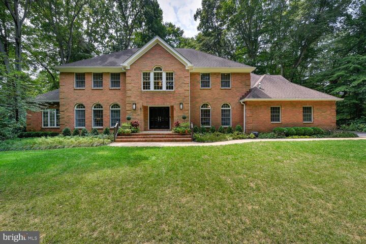 Property Photo:  1 Partridge Run  NJ 08550 