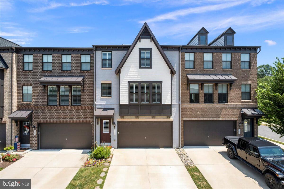 Property Photo:  8125 Bock Farm Place  VA 22306 