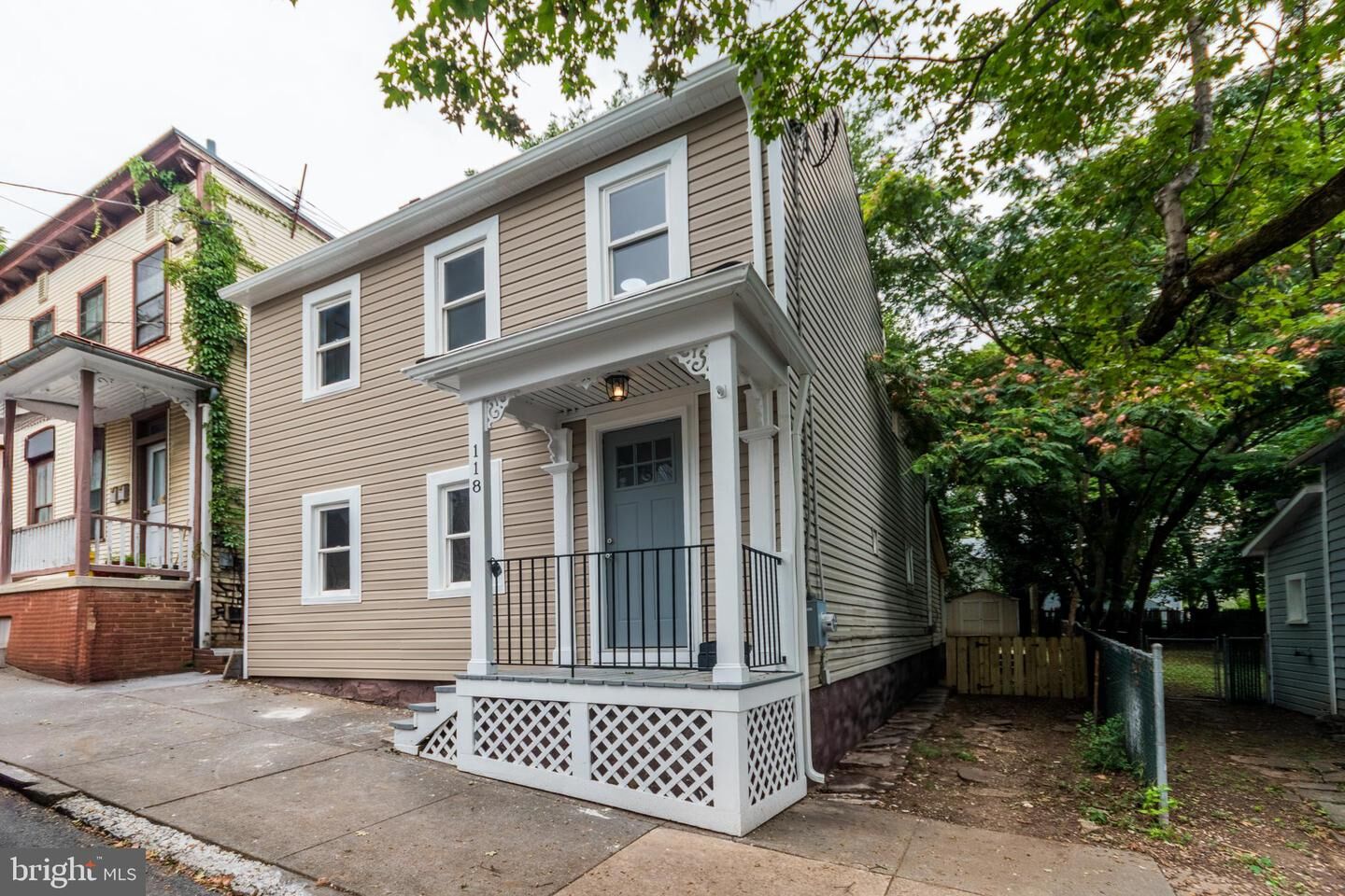 Property Photo: 118 E Monmouth Street VA 22601