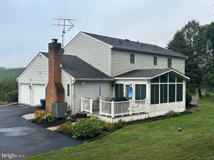 Property Photo:  465 Oley Road  PA 19522 