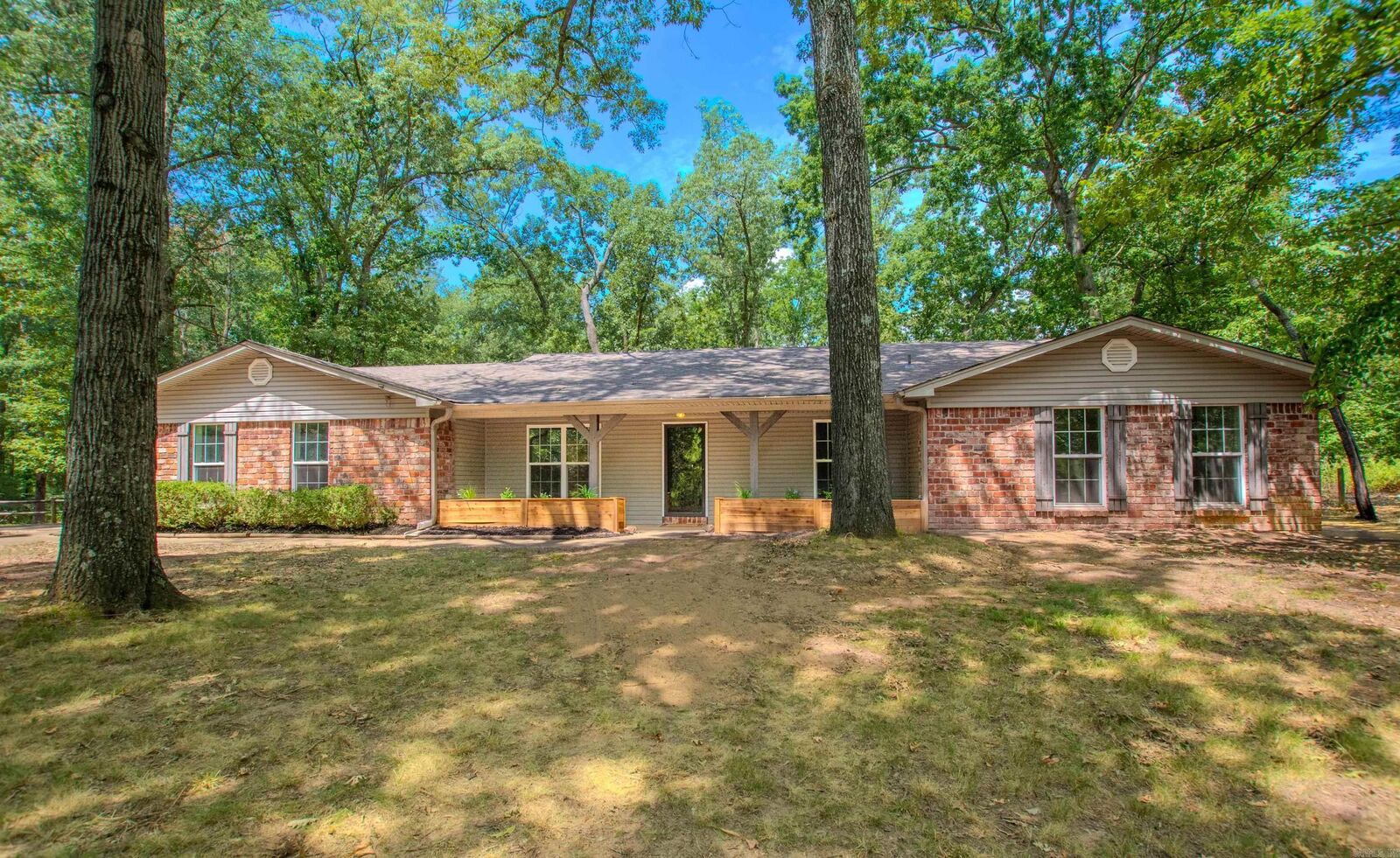 Property Photo:  300 Oakmont Drive  AR 72002 