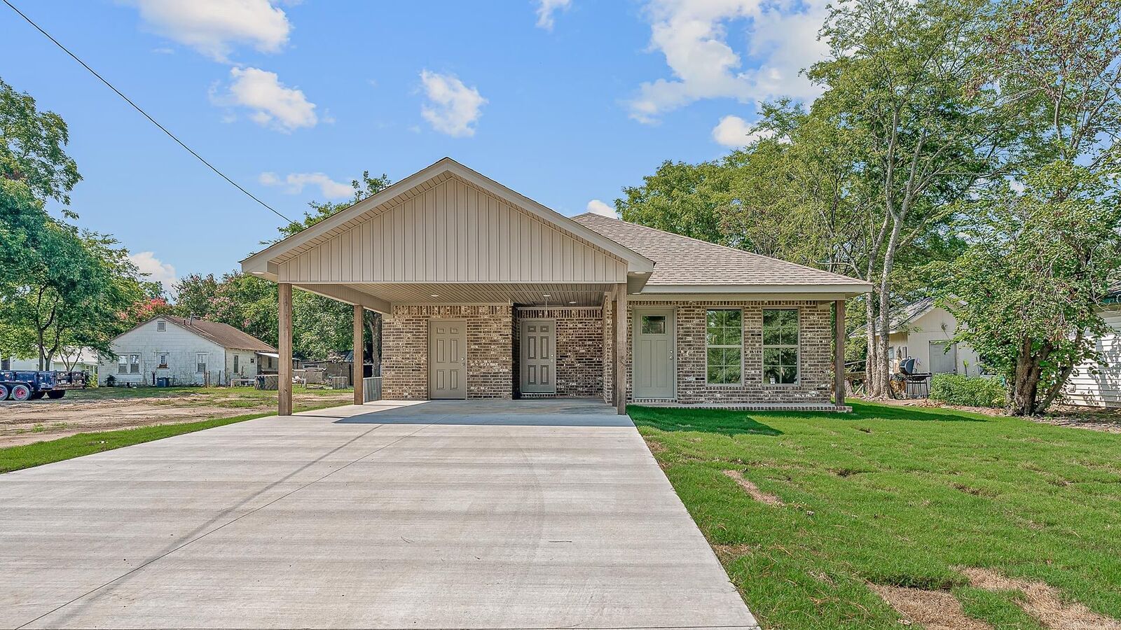 Property Photo:  305 Carol Ave  AR 72447 