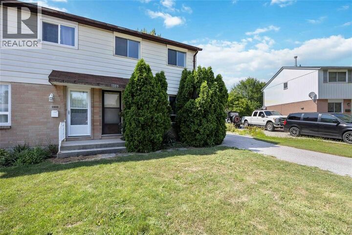 Property Photo:  1333 Ascot Circle  ON N7S 4B2 