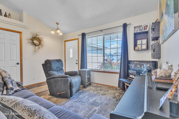 Property Photo:  8849 N Torrey Ln  ID 83835 