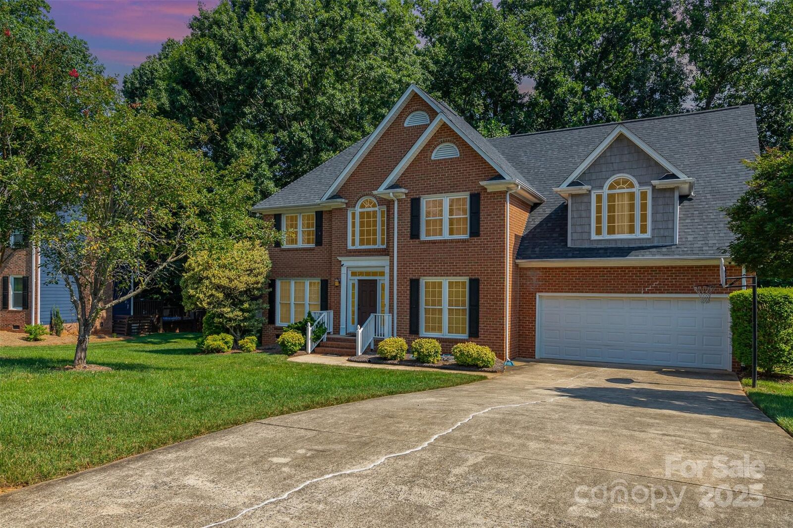 Property Photo:  1630 Village Court  NC 28054 