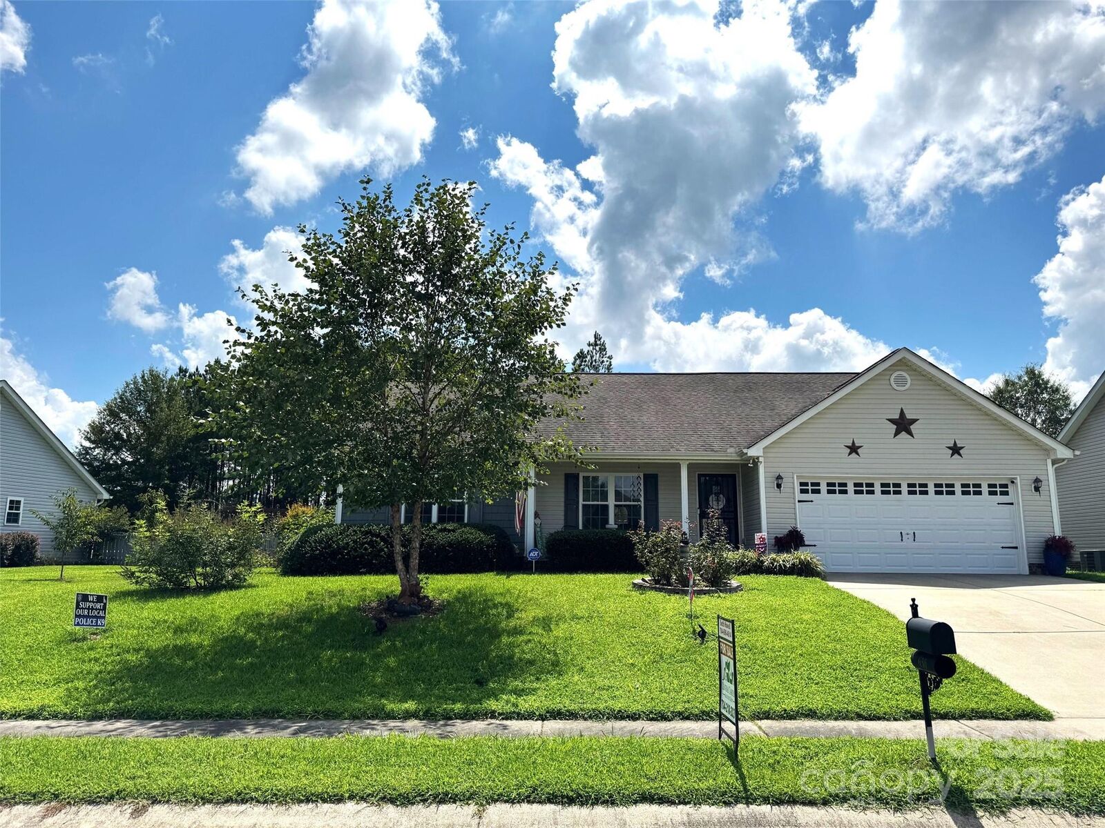 Property Photo:  630 Scarlet Leaf Lane  NC 28129 