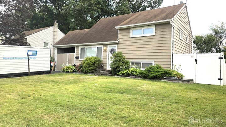 26 Oxford Road  East Brunswick NJ 08816 photo