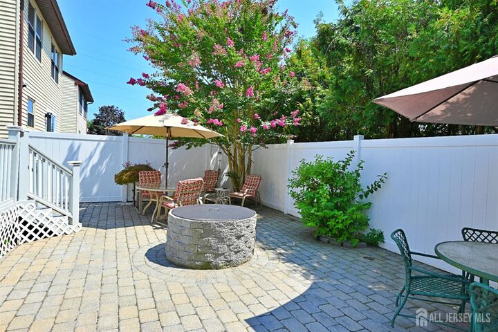 Property Photo:  20 Pendleton Place  NJ 08857 