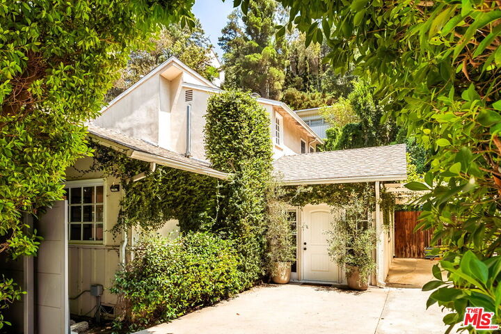 2204 Stanley Hills Dr  Los Angeles CA 90046 photo