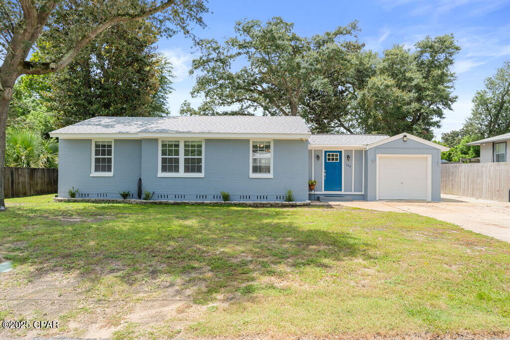 Property Photo:  105 N Marie Drive  FL 32401 