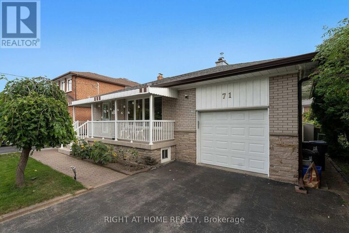 Photo de la propriété: 71 Pleasant View Drive ON M2J 3R2
