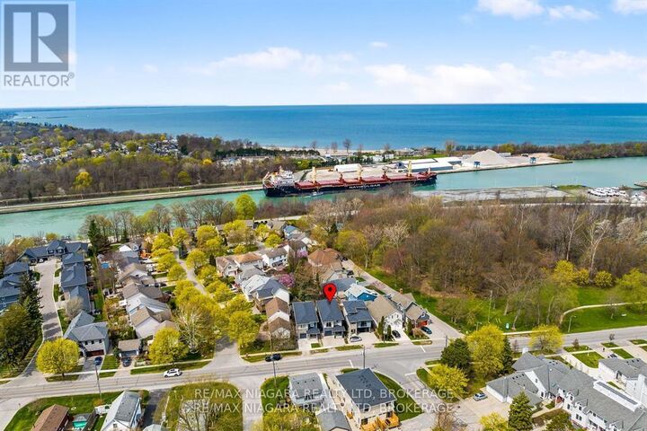 Property Photo:  77B Broadway  ON L2M 7Y3 