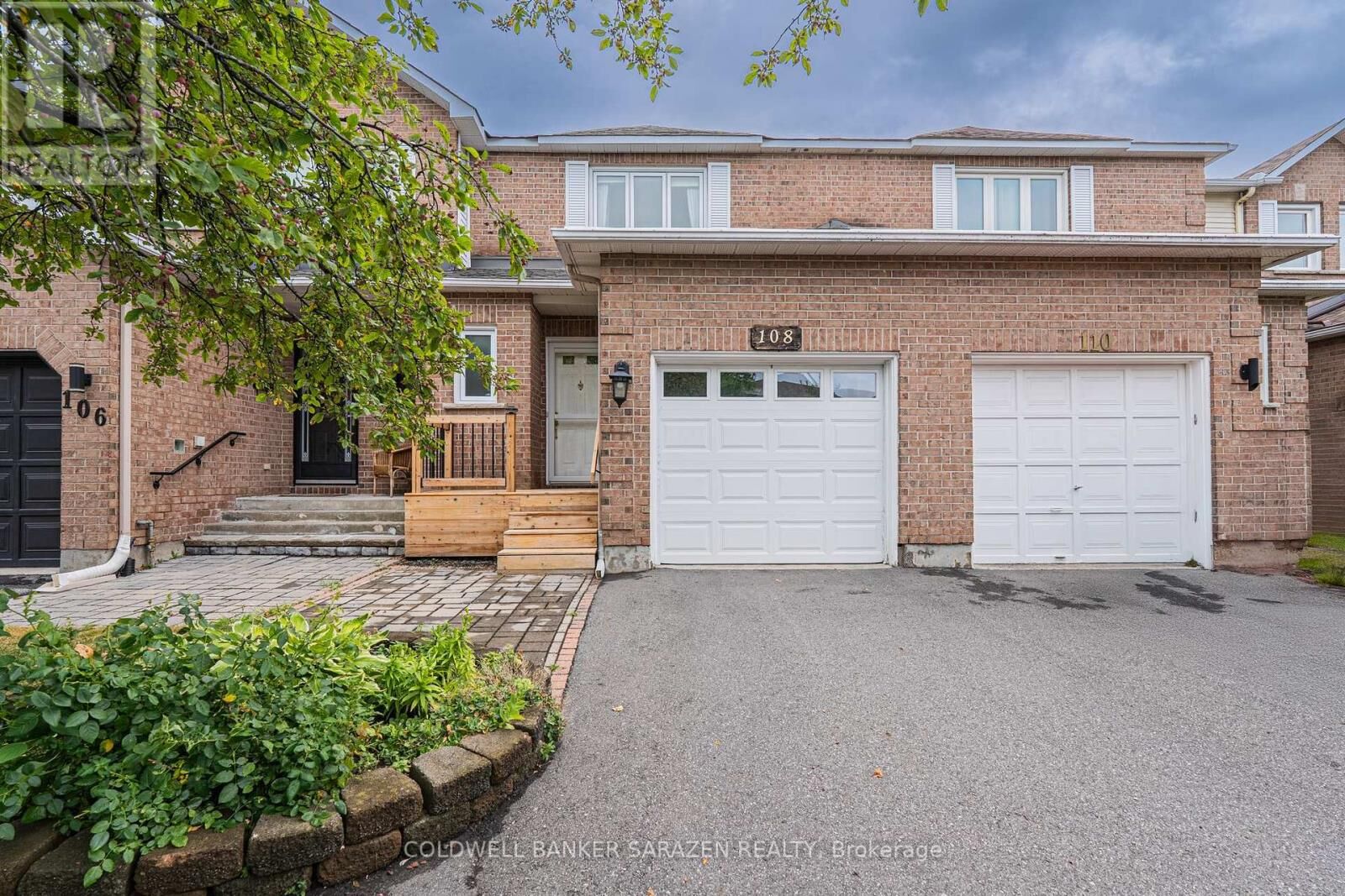 Property Photo:  108 Ashpark Crescent  ON K1T 3N7 