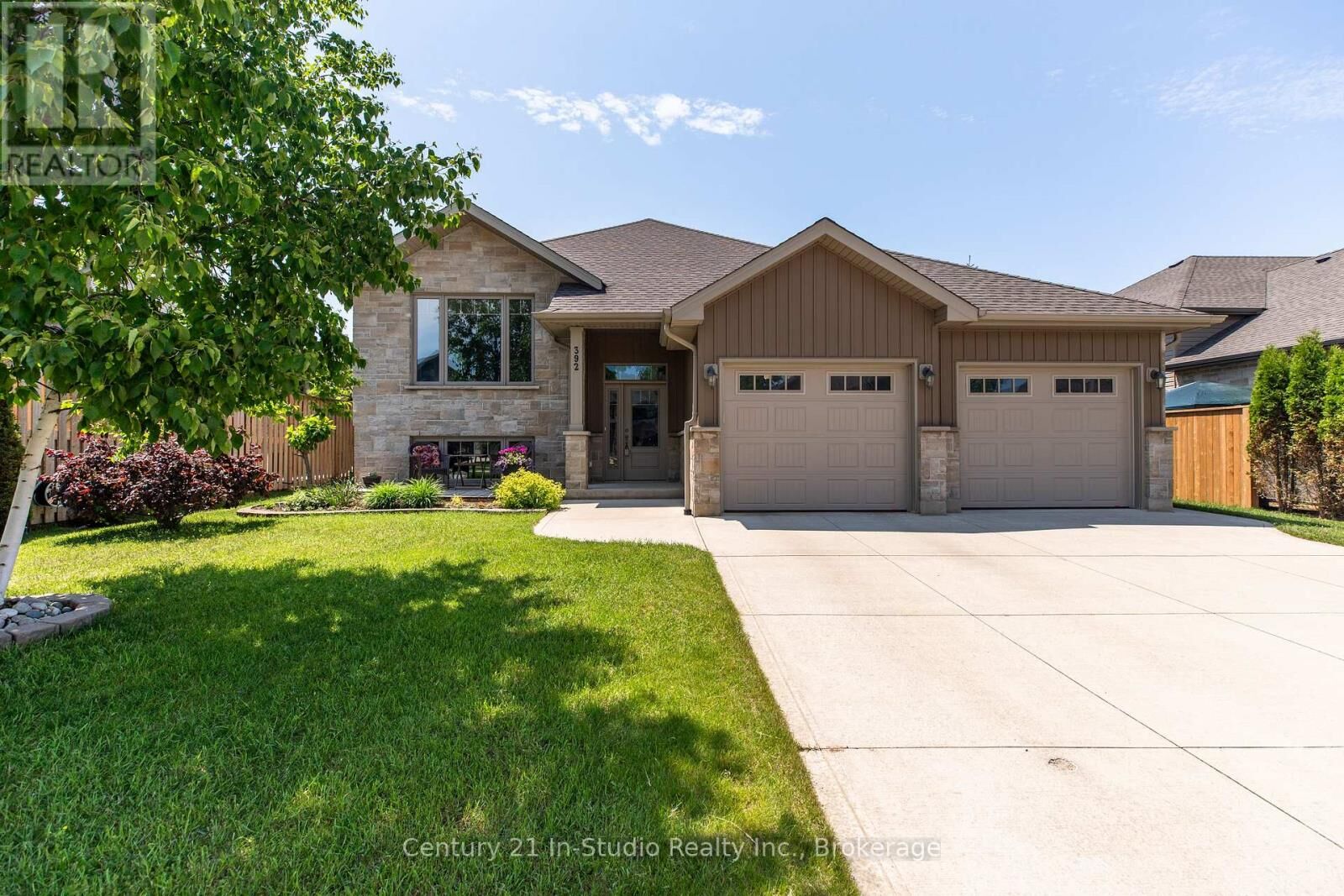 Photo de la propriété:  392 Peirson Avenue  ON N0H 2C1 