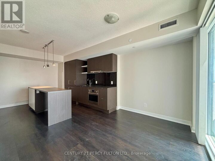 Property Photo:  88 Harbour Street 5201  ON M5J 0C3 