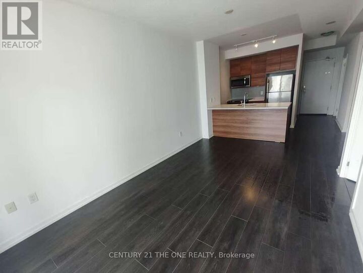 Property Photo: 66 Forest Manor Road 1009 ON M2J 0B7