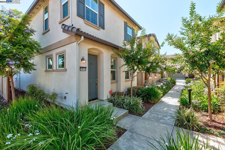 Property Photo: 1513 Sylvia St CA 94545