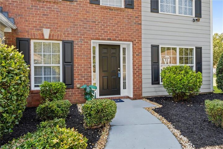 Property Photo: 6115 Riveroak Terrace GA 30349