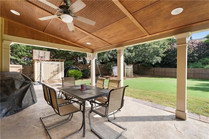 Property Photo: 4207 Reynolds Place GA 30518