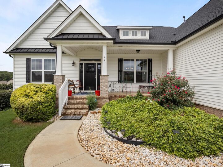 Property Photo: 205 Barnstead Court SC 29673