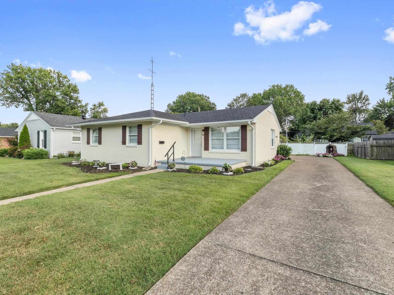 Property Photo:  910 Walnut Park Drive  KY 42303 