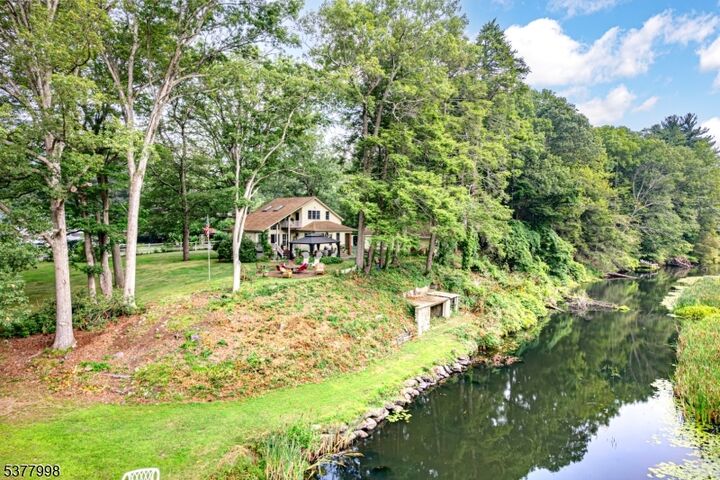 Property Photo: 7 River Rd NJ 07438