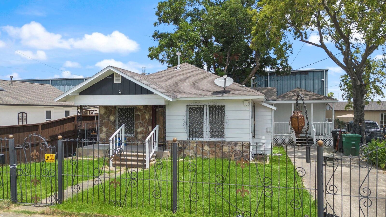 Property Photo: 6633 Avenue T TX 77011