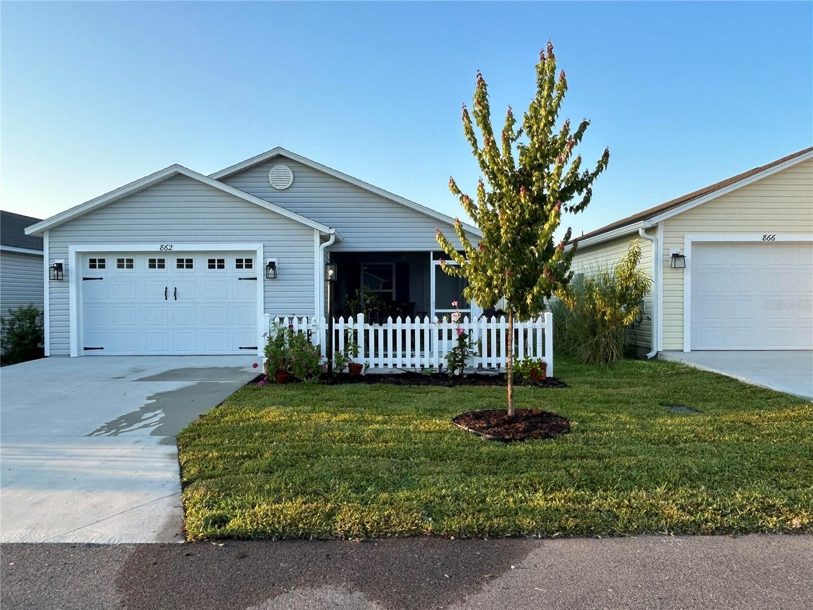 Property Photo:  862 Spring Avenue  FL 34762 