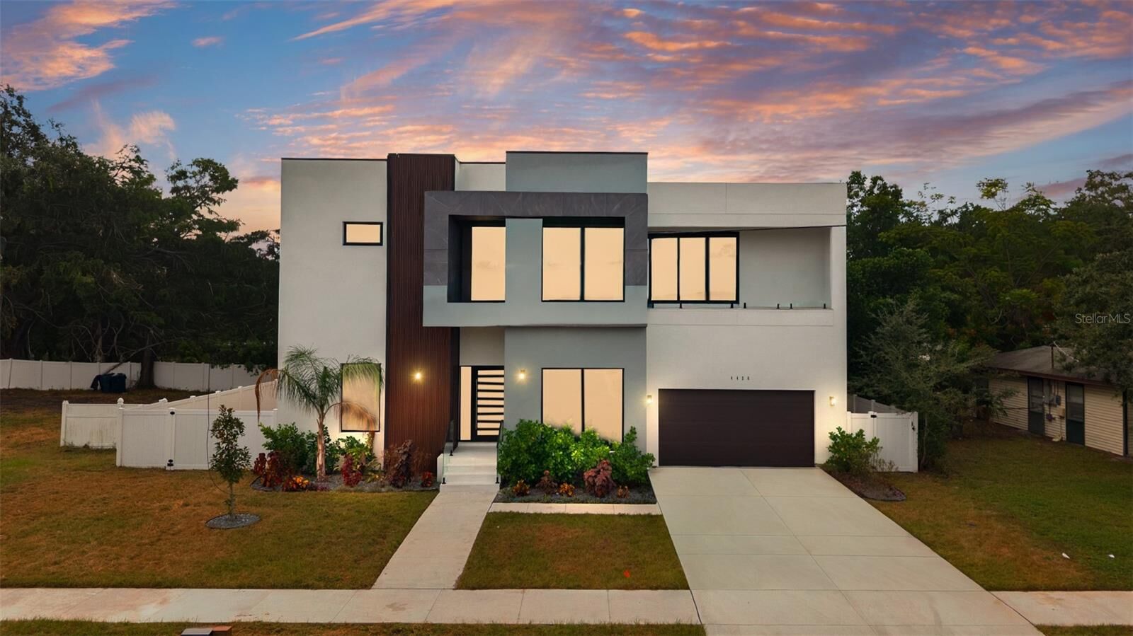 Property Photo:  4426 W Euclid Avenue  FL 33629 