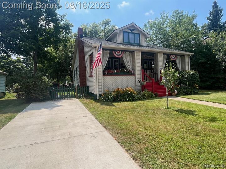 Property Photo: 216 E Flint Street MI 48362 3225