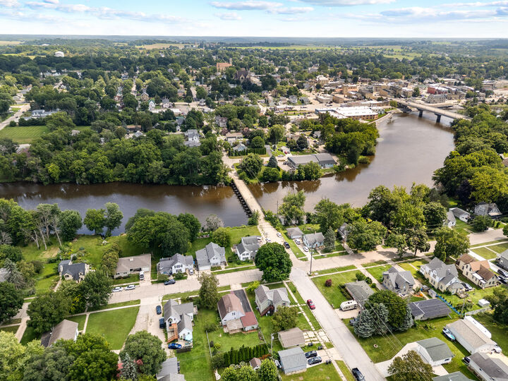 Property Photo:  309 N High Ave  WI 53549 