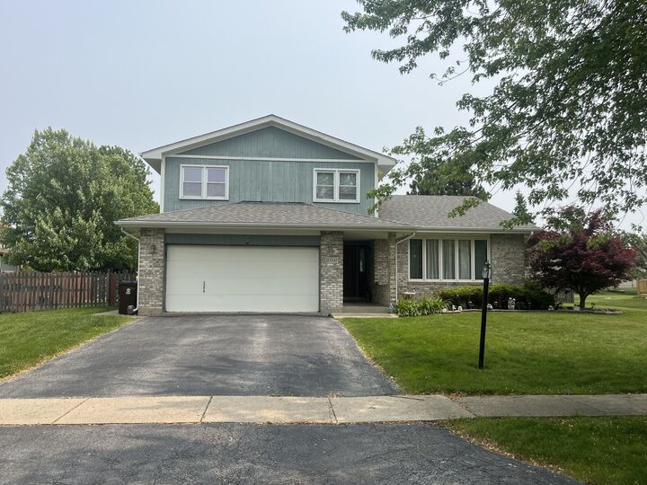 20347 S Grand Prairie Lane  Frankfort IL 60423 photo