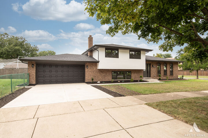 15601 Latrobe Avenue  Oak Forest IL 60452 photo