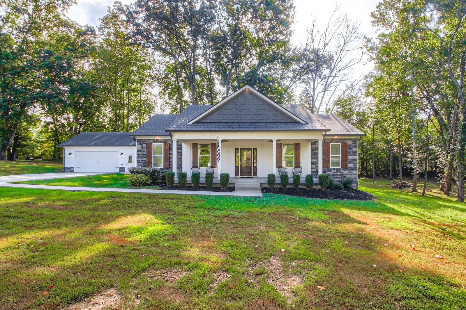 Property Photo: 1142 Pardue Rd TN 37015