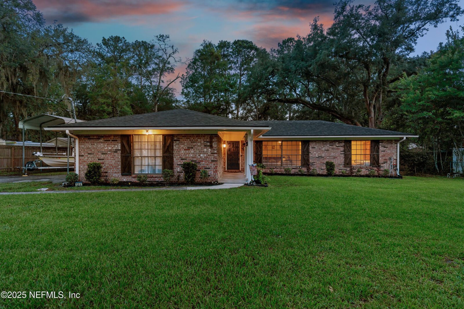 Property Photo:  884 Live Oak Lane  FL 32003 