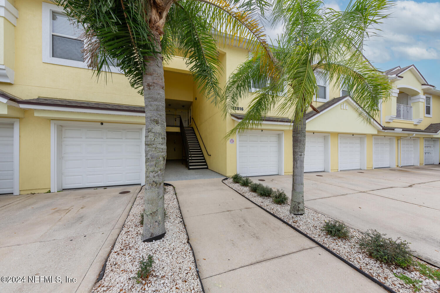 Property Photo: 13816 Herons Landing Way 7 FL 32224