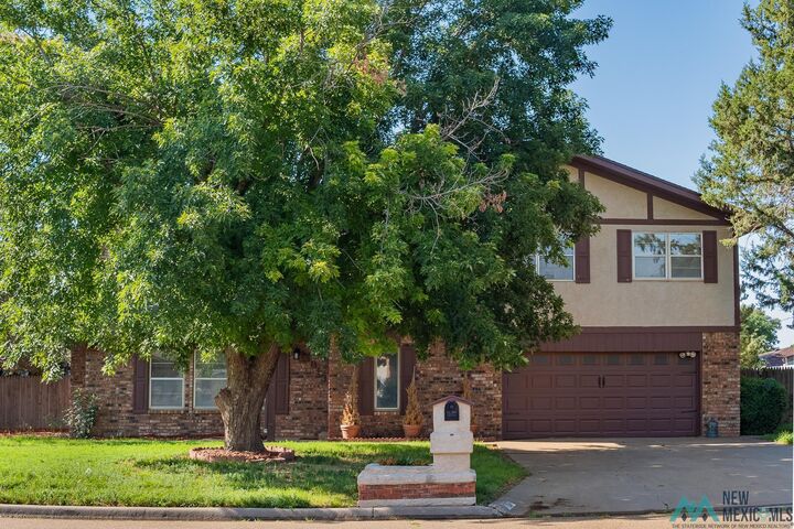 Property Photo: 1813 Fairway Terrace NM 88101