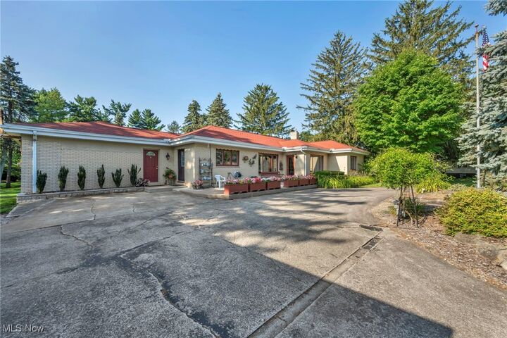 Property Photo:  25915 Kennedy Ridge Road  OH 44070 