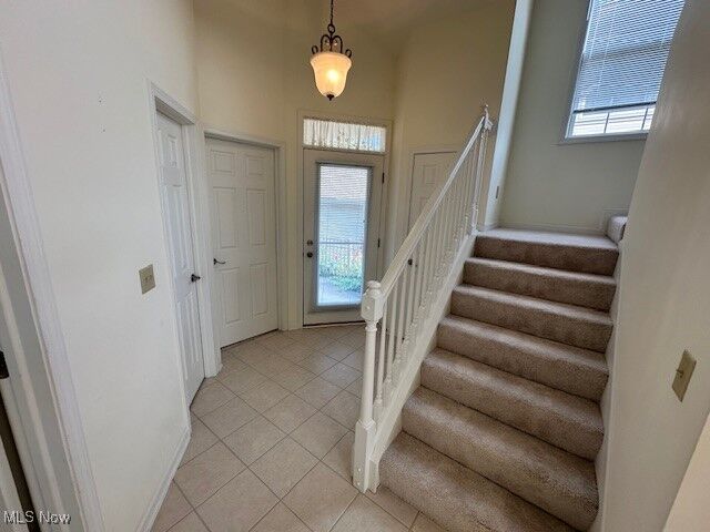 Property Photo:  6813 Rolling Meadow Drive  OH 44134