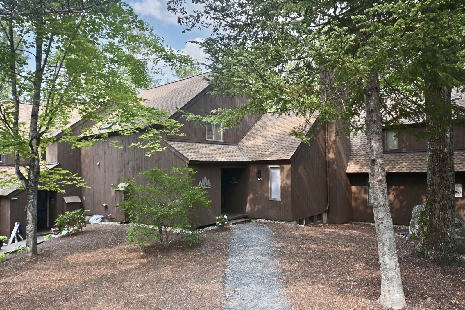 Property Photo:  4 Bay Tree Lane  NH 03753 