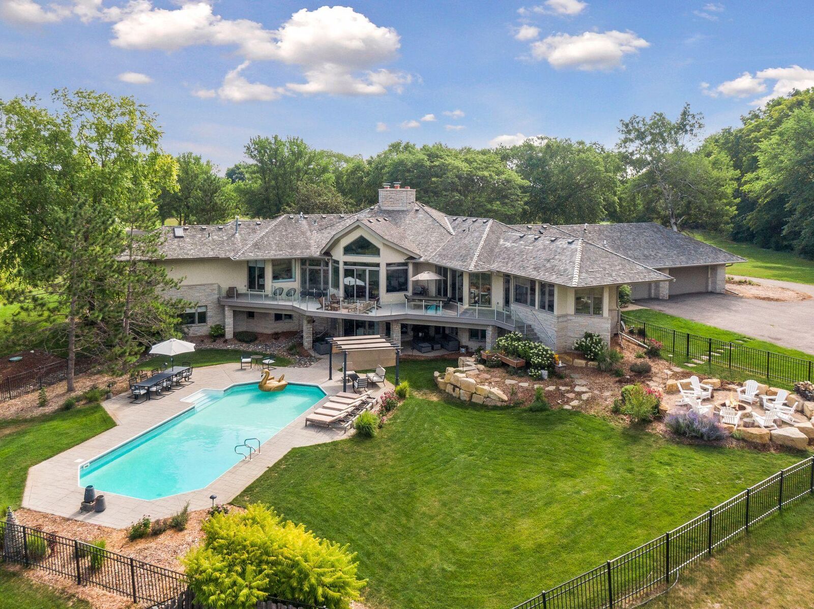 Property Photo:  525 Navajo Road W  MN 55340 