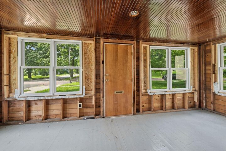 Property Photo:  3726 E Minnehaha Parkway  MN 55406 
