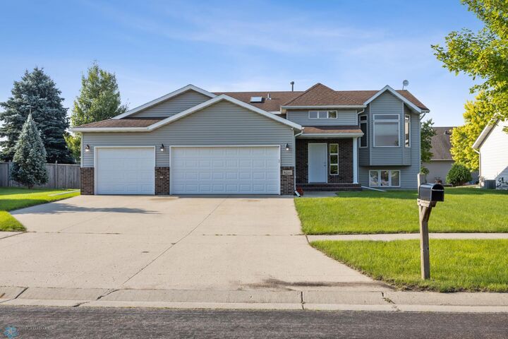 Property Photo: 4216 34th Avenue S ND 58104