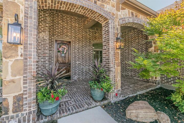 Property Photo: 7405 Eagle Ridge Circle TX 76179