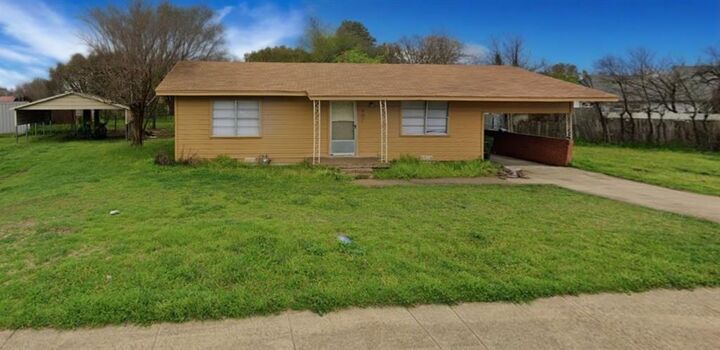 Property Photo:  407 N 3rd Street  TX 75147 