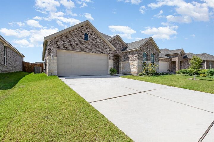 Property Photo: 545 Mill Trace Way TX 75407